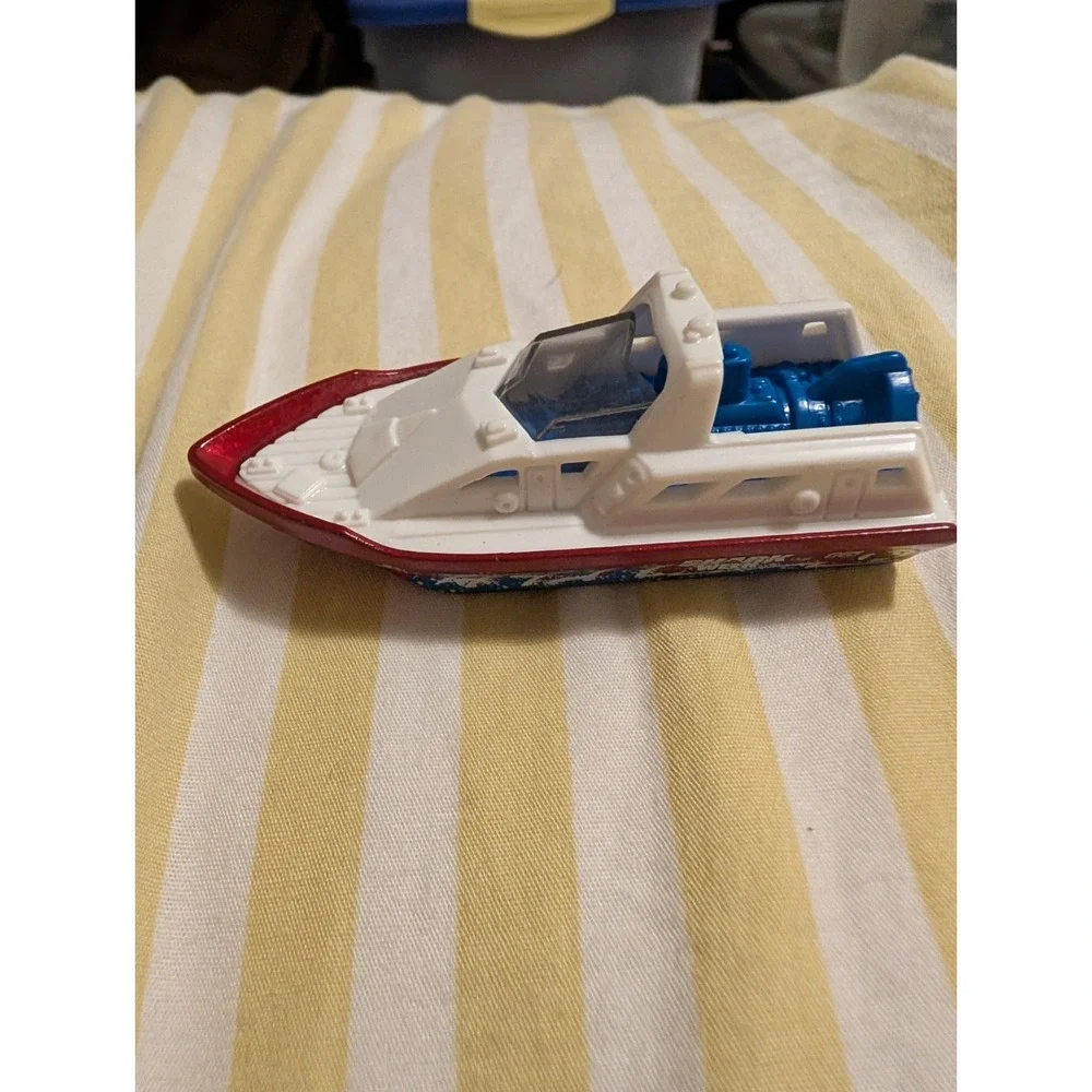 Matchbox 2000 Res Q Waver Shark Week Boat Red White Diecast Toy Vehicle MB526